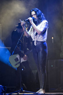 Beth Hart feet photo 8