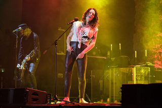 Beth Hart feet photo 5