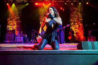Beth Hart feet photo 1