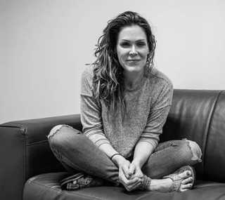Beth Hart feet photo 12