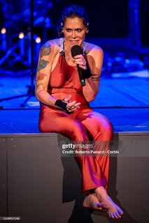 Beth Hart feet photo 7