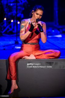 Beth Hart feet photo 4