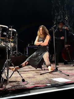 Beth Hart feet photo 2