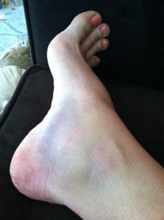 Beth Hoyt feet photo 3