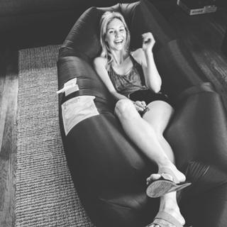 Beth Hoyt feet photo 12
