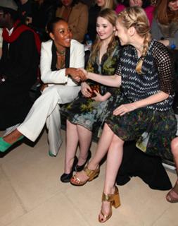 Beth Riesgraf feet photo thumbnail