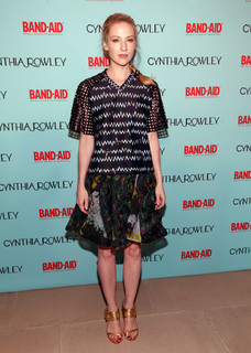 Beth Riesgraf feet photo thumbnail