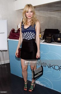 Beth Riesgraf feet photo thumbnail