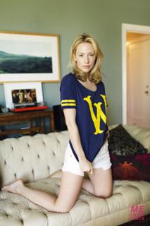 Beth Riesgraf feet photo thumbnail