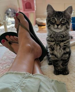 Beth Stern feet photo thumbnail