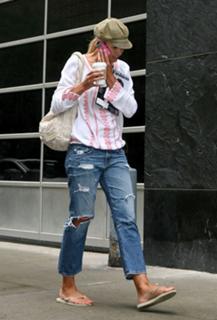 Beth Stern feet photo thumbnail
