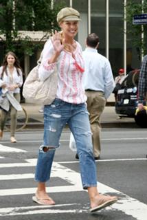 Beth Stern feet photo thumbnail