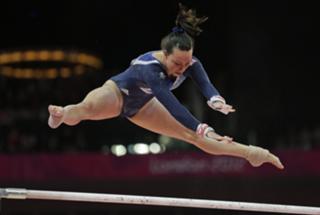 Beth Tweddle feet photo 5