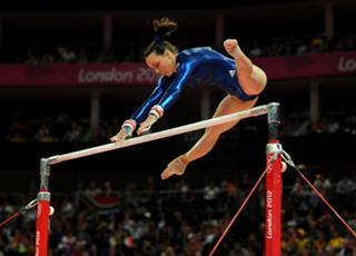 Beth Tweddle feet photo 12