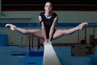 Beth Tweddle feet photo 9