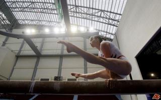 Beth Tweddle feet photo 7