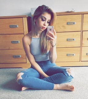 Bethan Mary Leadley feet photo 11