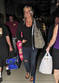 Bethany Hamilton feet photo 8