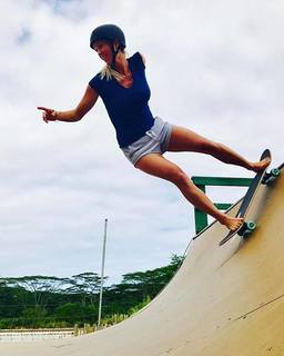 Bethany Hamilton feet photo 11