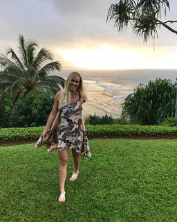 Bethany Hamilton feet photo 2