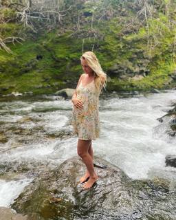 Bethany Hamilton feet photo 5