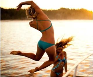 Bethany Hamilton feet photo 12