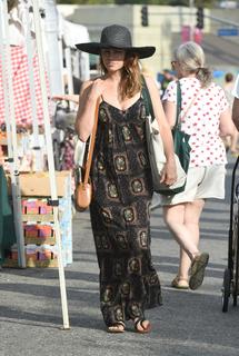 Bethany Joy Lenz feet photo thumbnail