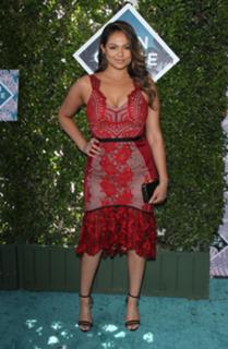 Bethany Mota feet photo thumbnail
