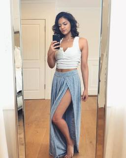 Bethany Mota feet photo thumbnail
