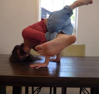 Bethany Mota feet photo thumbnail