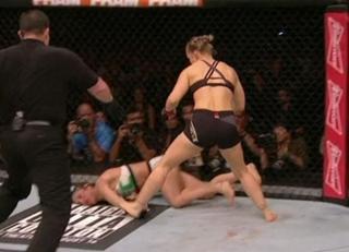 Bethe Correia feet photo 2