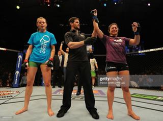 Bethe Correia feet photo 18