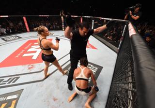 Bethe Correia feet photo 16