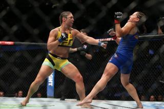 Bethe Correia feet photo 3