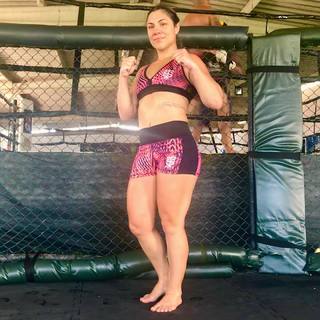 Bethe Correia feet photo 2