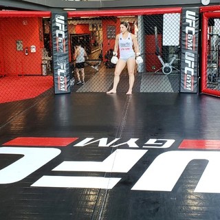 Bethe Correia feet photo 2
