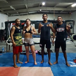 Bethe Correia feet photo 2