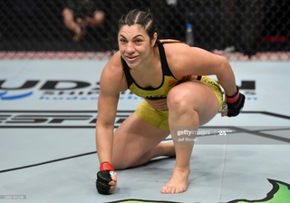 Bethe Correia feet photo 12