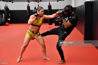 Bethe Correia feet photo 13