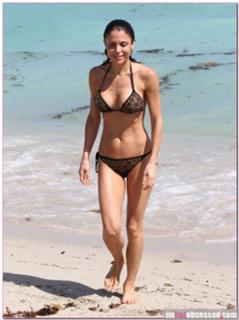 Bethenny Frankel feet photo thumbnail