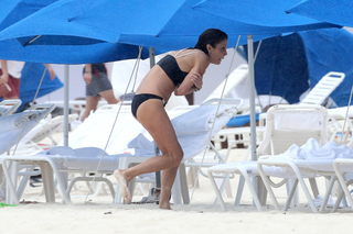 Bethenny Frankel feet photo thumbnail