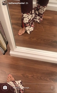Bethenny Frankel feet photo thumbnail