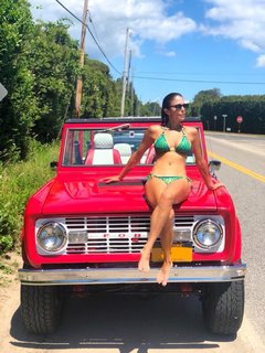 Bethenny Frankel feet photo thumbnail