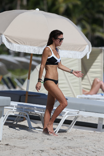 Bethenny Frankel feet photo thumbnail