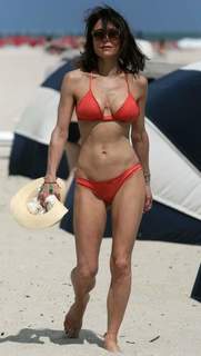 Bethenny Frankel feet photo thumbnail