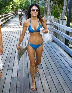 Bethenny Frankel feet photo thumbnail