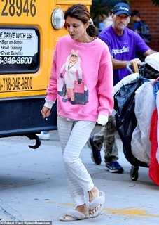 Bethenny Frankel feet photo thumbnail