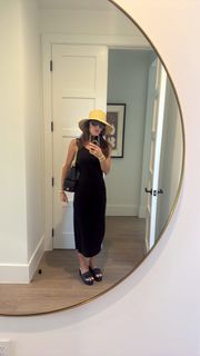 Bethenny Frankel feet photo thumbnail