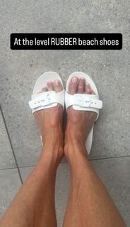 Bethenny Frankel feet photo thumbnail