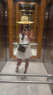 Bethenny Frankel feet photo thumbnail